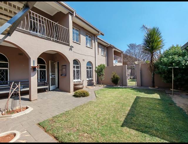 3 BEDROOM TOWNHOUSE FOR SALE IN THREE RIVERS PROPER